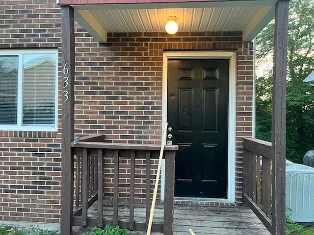 3 bed, 1.5 bath, $1,100 — Photo 1
