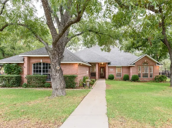 9317 Monticello Dr, Granbury, TX 76049