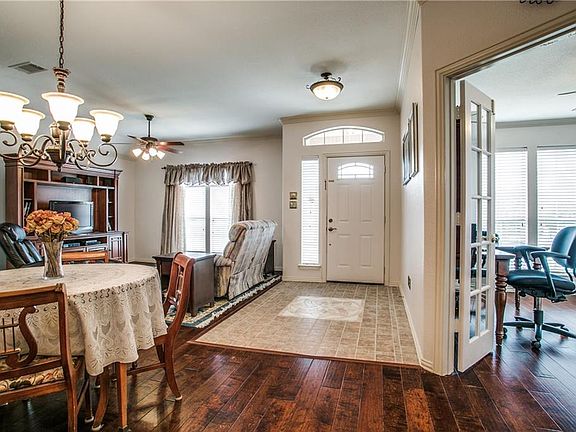 3rd image of 933 Heatherwood Dr