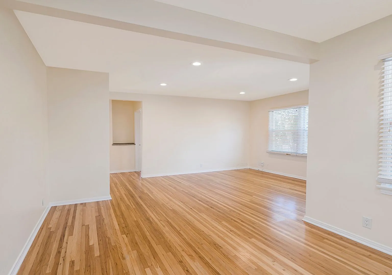 Beautiful Remodel Completely Updated Ss Appliances Included! — Photo 1
