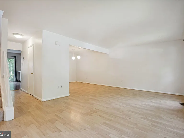 9909 Hemlock Woods Ln — Photo 10