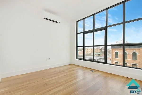 Rented by EXR | media 31