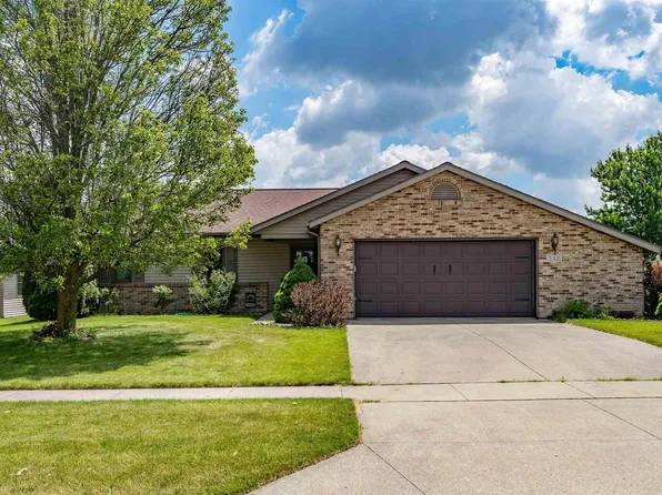 542 Warren Dr, Kendallville, IN 46755