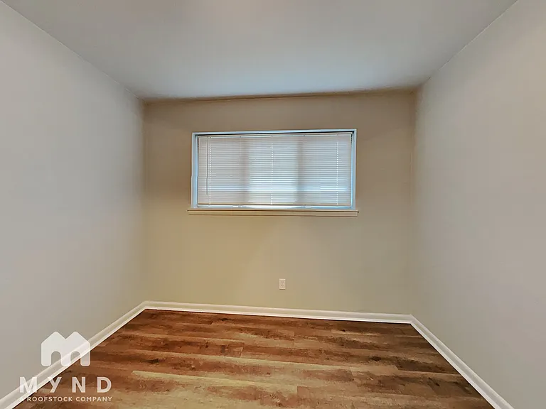 5244 Greene Ave — Photo 13