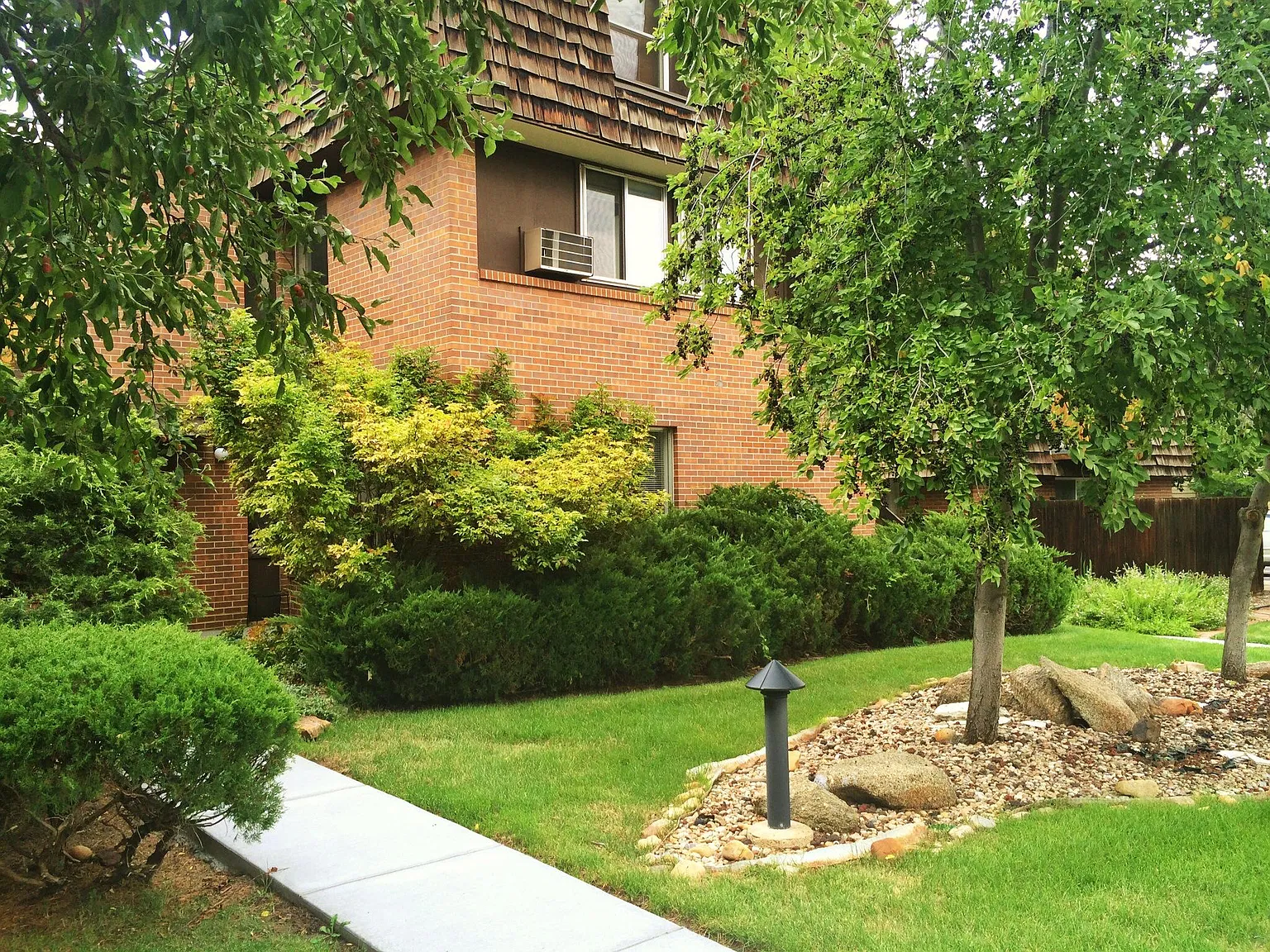 2 bed, 900 sqft, $2,300 — Photo 4