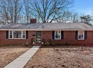 1515 Drumcliffe Rd, Winston Salem, NC 27103