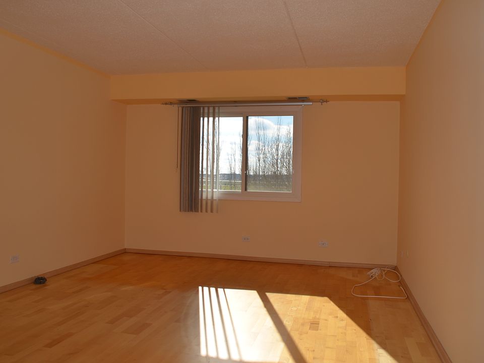 1st image of 375 Plum Creek Dr #1032