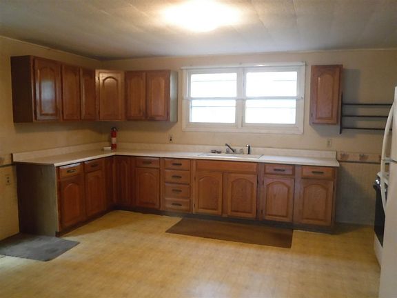 4th image of 714 Elizabeth St