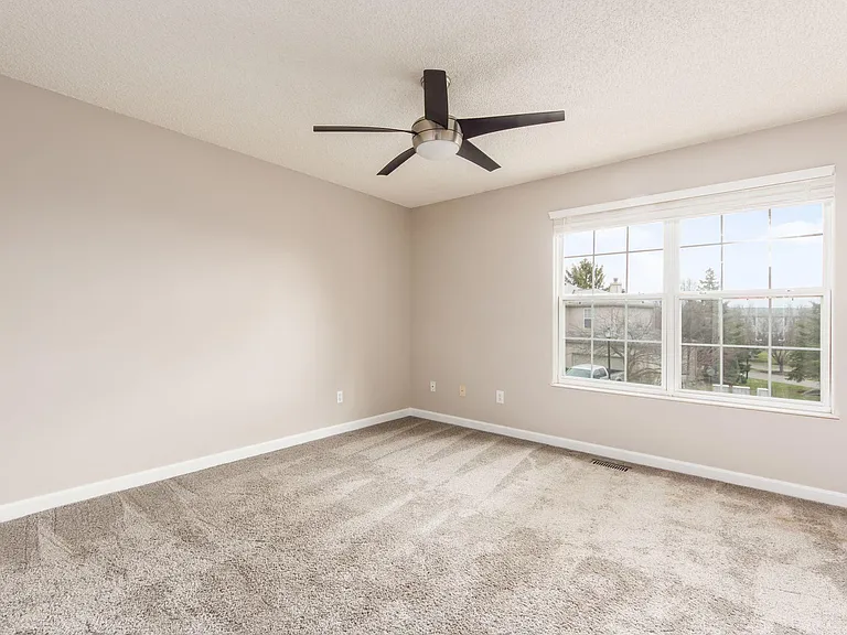 1807 Hobbes Dr — Photo 16