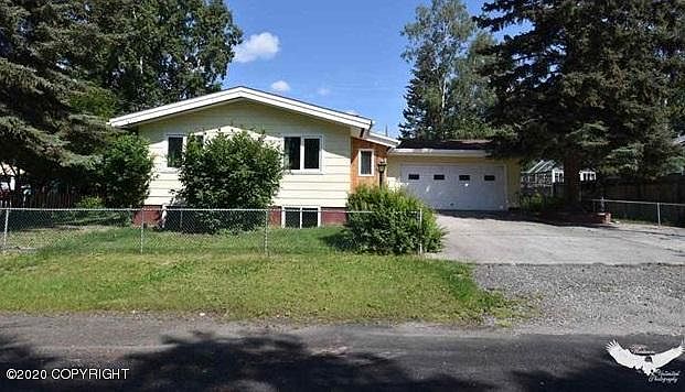 1st image of 920 5th Ave