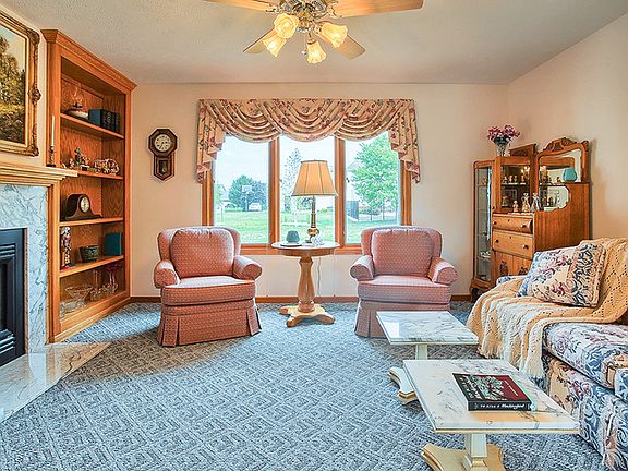 4th image of 532 Clover Ct