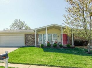 11918 Brookington Dr, Bridgeton, MO 63044
