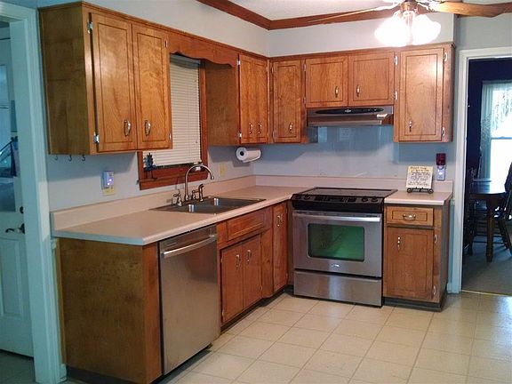 5th image of 139 W Forest Dr