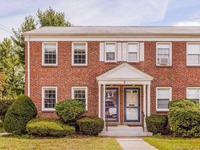 8 Pleasant St #8A, West Hartford, CT, 06107