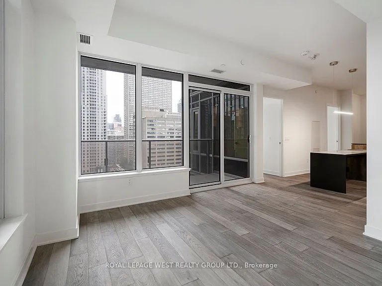 11 Yorkville Ave #1310 — Photo 22