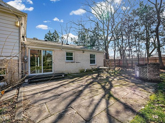 3rd image of 2203 Innisbrook Rd