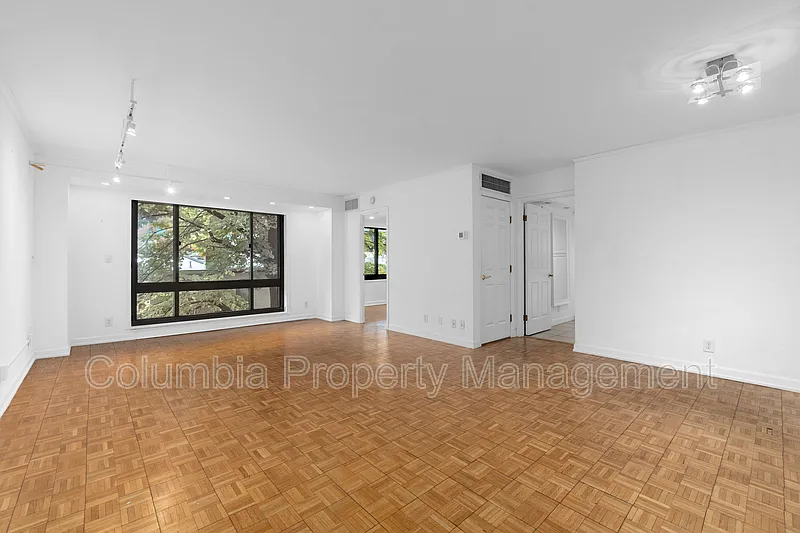 Building Photo - 1077 30th St NW #304