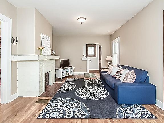 4th image of 200 Peach Orchard Ave