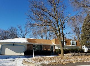 224 Parkview Dr, Council Bluffs, IA 51503