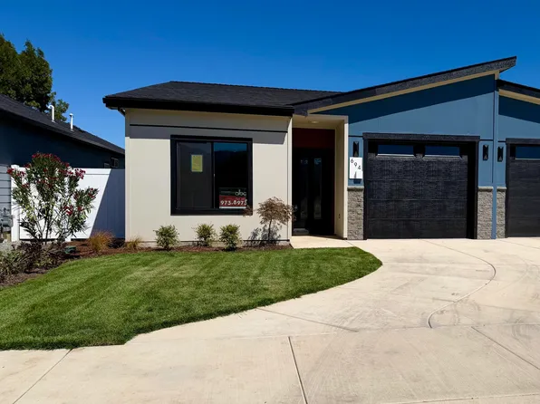 694 Terrazzo Way, Medford, OR 97501