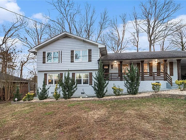 4181 Liffey Ln — Photo 9