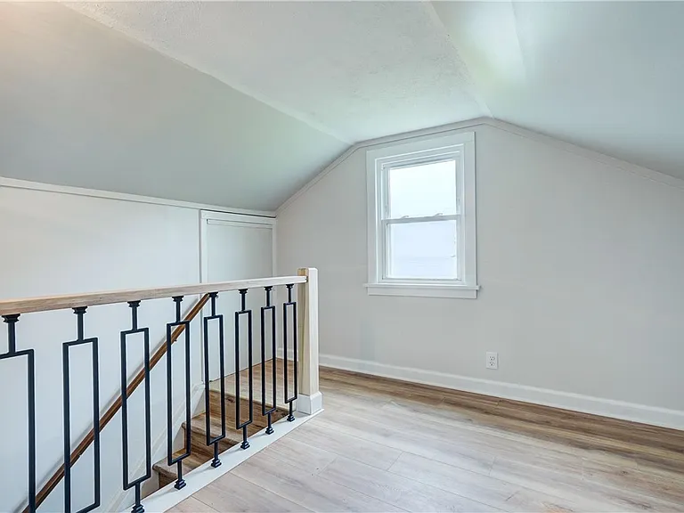 904 Lake Rd — Photo 18