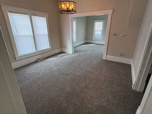 Dining room/multi-purpose room