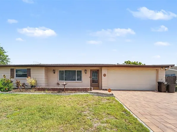 7015 Moravian Dr, Port Richey, FL 34668
