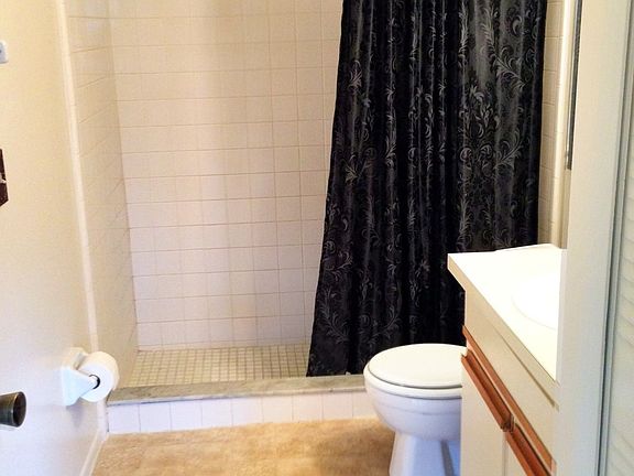 5th image of 105 Shady Oak Dr