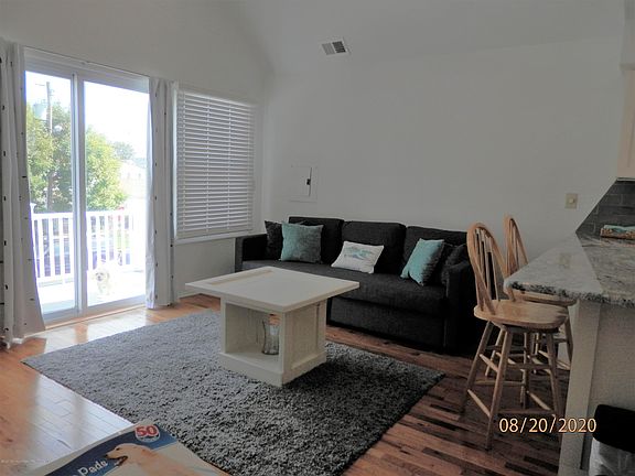 3rd image of 613 Brinley Ave APT 2