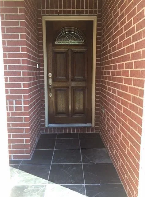 3 bed, 2.0 bath, 1693 sqft, $2,200 — Photo 2