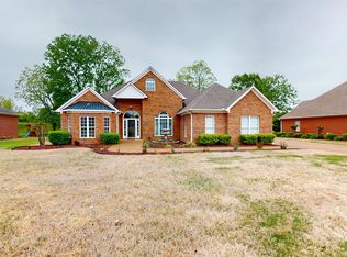 1805 Club House Dr, Dyersburg, TN 38024