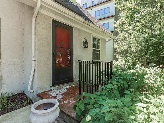 5th image of 1777 E McMillan St