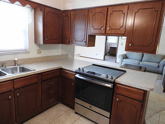 3rd image of 2247 Jacavanda Dr