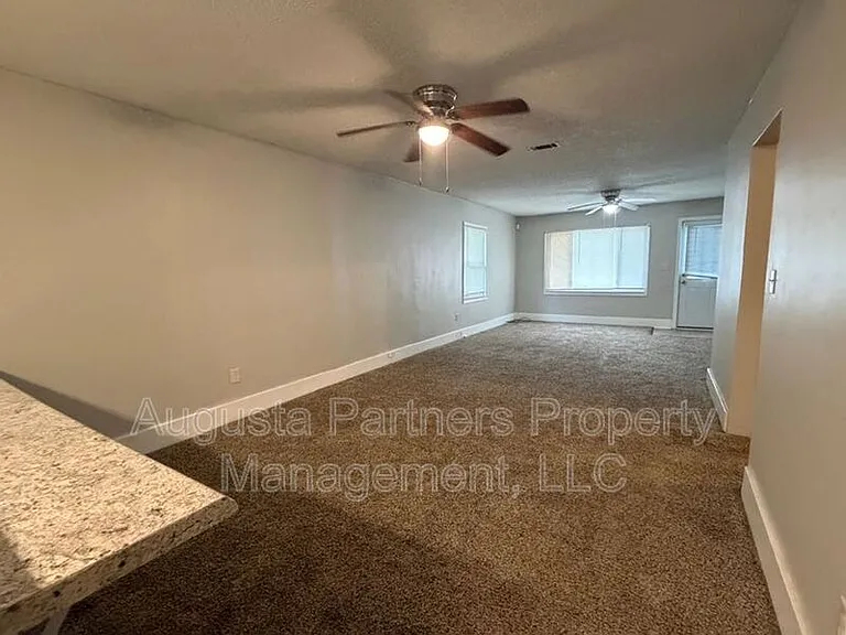 717 Eve St — Photo 6