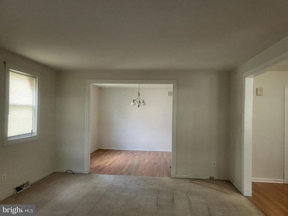 5th image of 725 Mohawk St