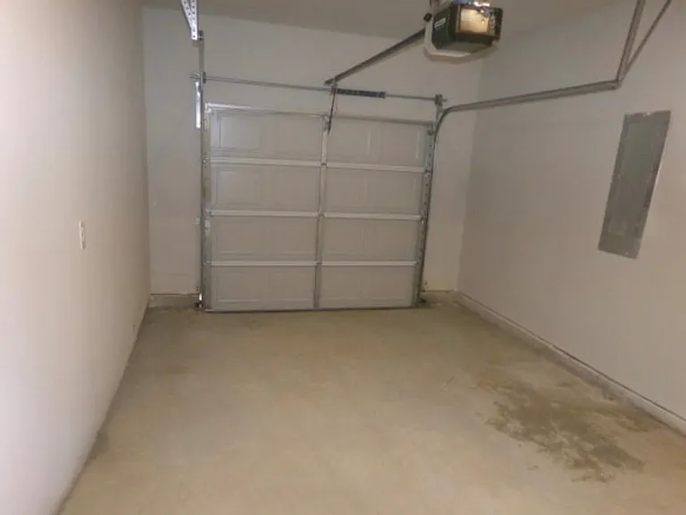 410 Oakwood Dr NW — Photo 12