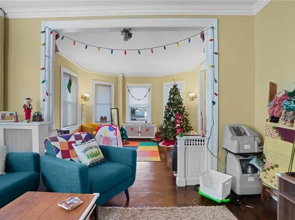 144 Wentworth Ave #1, Providence, RI 02905