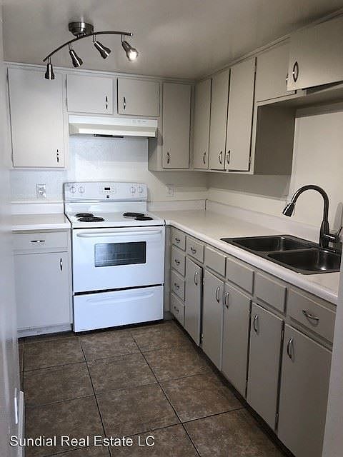 1st image of 2507 W Maryland Ave APT 103
