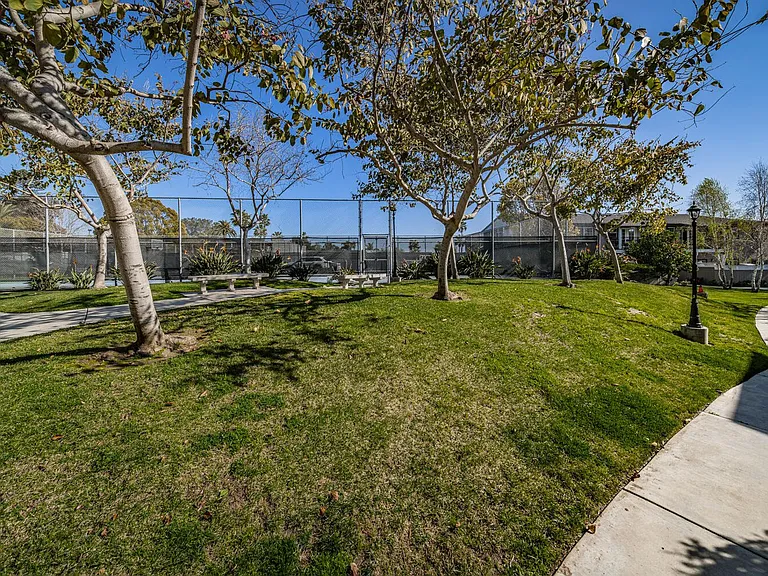 506 Canyon Dr #2 — Photo 28