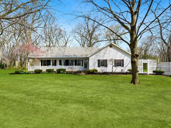 4255 E Chatham Dr, Port Clinton, OH 43452