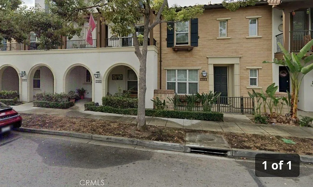 3 bed, 2.5 bath, 1444 sqft, $3,650 — Photo 1