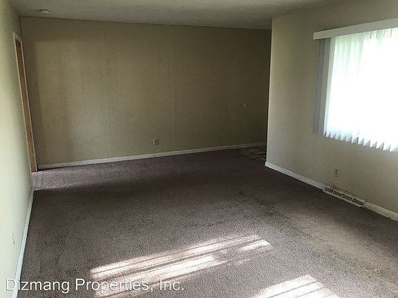 3rd image of 1827 S Plaza Ave