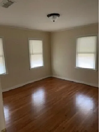 2 bed, 951 sqft, $995 — Photo 2