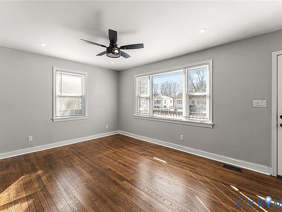 4th image of 109 Henrico St