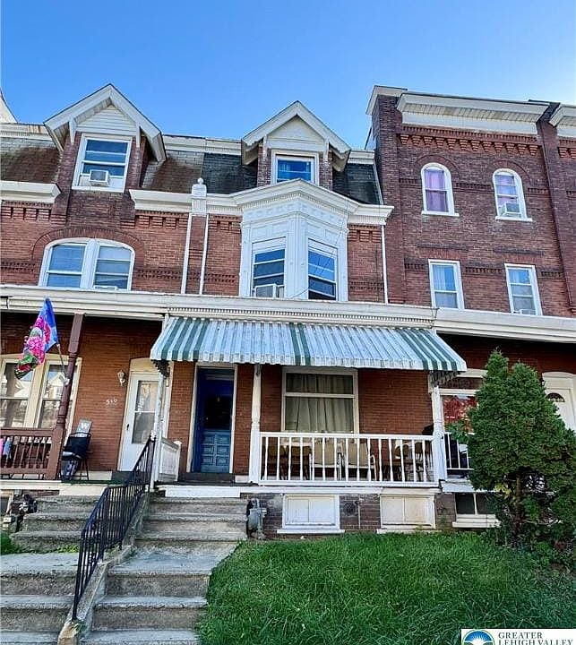 1st image of 518 W Washington St #2