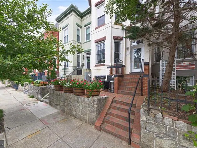 3633 11th St NW #A — Photo 2