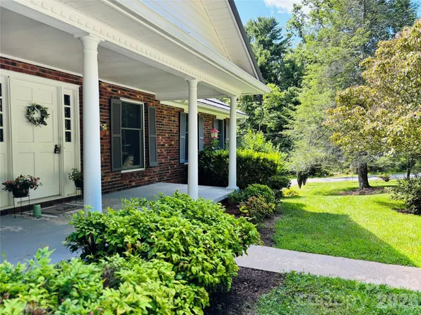 328 Melody Lane, Saluda, NC 28773