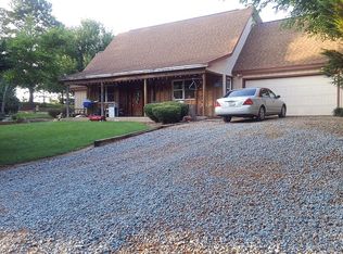 1025 Burnett Rd, Byron, GA 31008