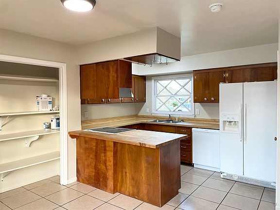 4th image of 3601 Overland Dr